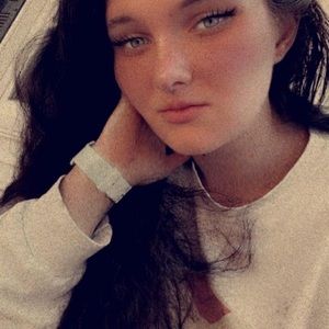 Meet your Posher, Adrianna